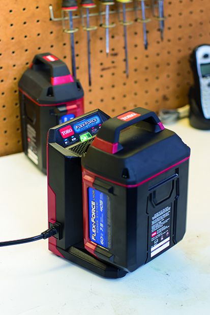 Produktbild Toro Lithium Ionen Akkuschnellladegerät 60 V Ladegerät Flex Force Power System Beispiel bild 2
