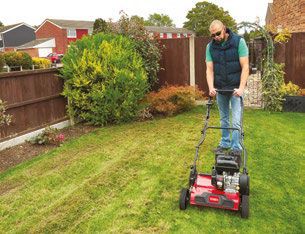 Produktbild Toro Vertikutierer 40 cm Anwendung bild 3