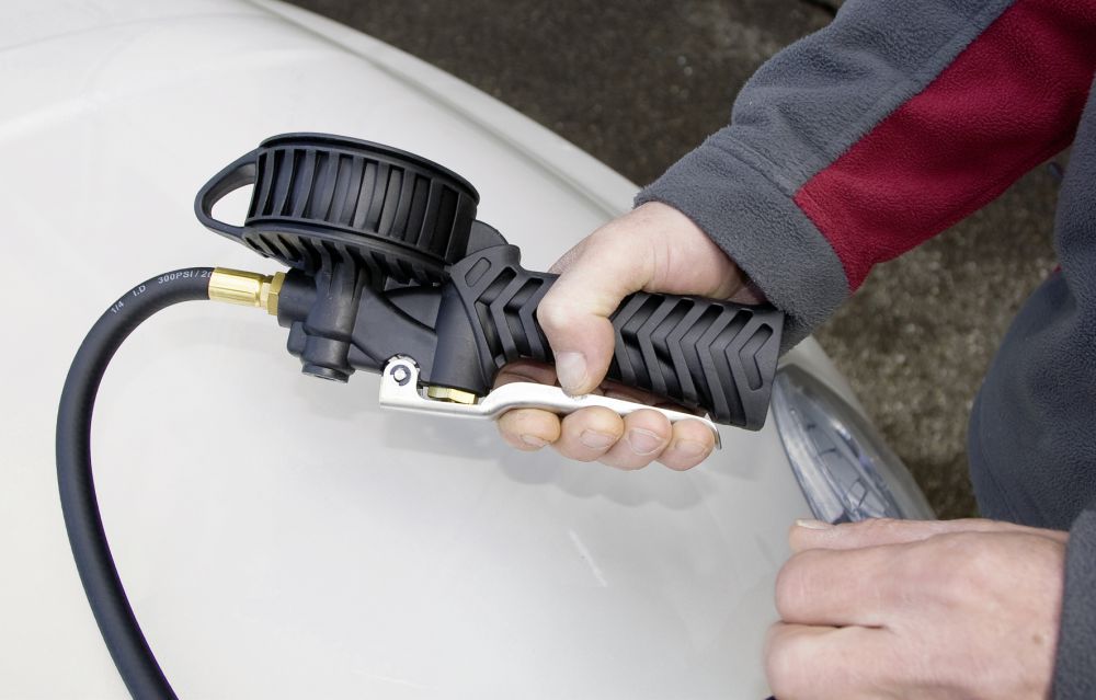 Produktbild KRAFTWERK Reifenfüller mit Analog-Manometer bild 2