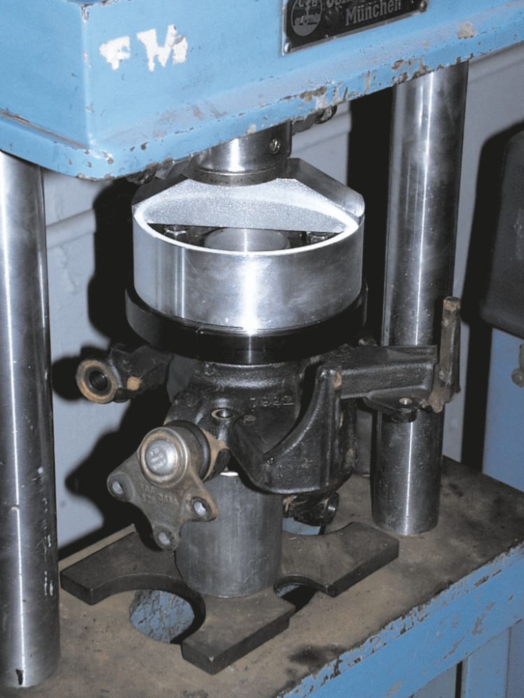 Produktbild KS TOOLS VAG Radlagerwerkzeug Satz 14 teilig bild 3