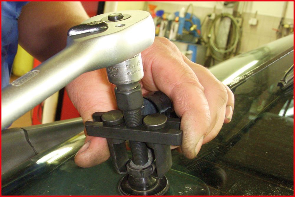 Produktbild KS Tools Universal Scheibenwischarm-Abzieher 2-armig bild 5