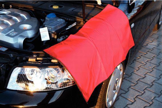 Produktbild KS Tools Fahrzeugschoner mit Antirutschmatte 900 x 500 mm