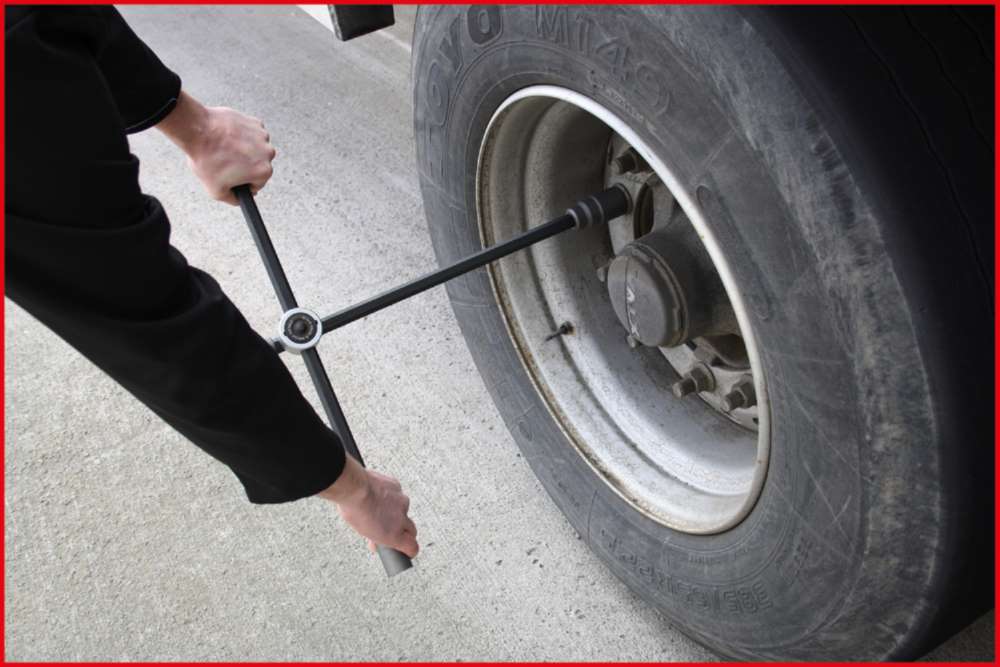 Produktbild KS Tools Radkreuzschlüssel mit Gleitgelenk für NKW 3/4 Zoll x 24 x 27 x 32 mm bild 7