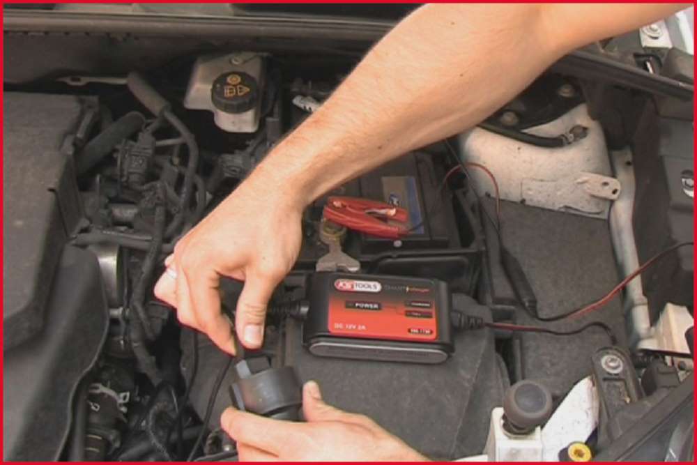 Produktbild KS Tools 12V SMARTcharger Hochfrequenz Batterieladegerät 2A bild 4