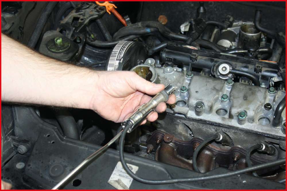 Produktbild KS Tools T-Griff Zündkerzenstecker Abzieher gebogen lang 280 mm Länge bild 4