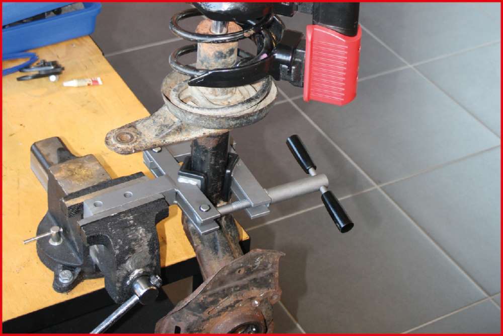 Produktbild KS Tools Universal Federbein Halter bild 4