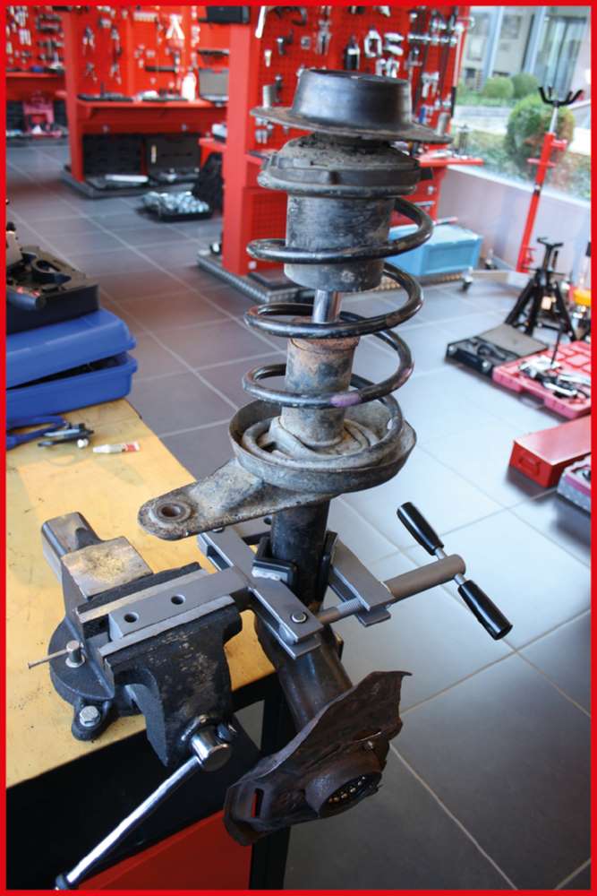 Produktbild KS Tools Universal Federbein Halter bild 6