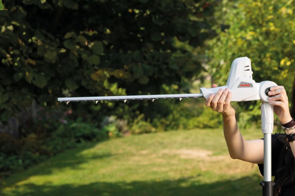 Produktbild Ikra Akku Teleskopheckenschere ICPH 2040 Akku 20V/2,0 Ah