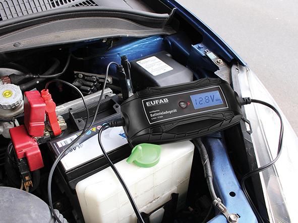 Produktbild Batterieladegerät Intelligent 6V oder 12V 4A bild 2
