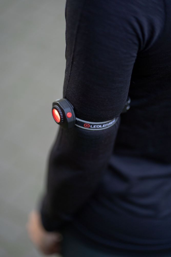 Produktbild Ledlenser Signallicht CU2R Akku Signallampe für Oberarm + Rucksack bild 4