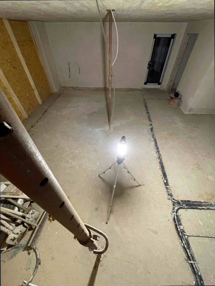 Produktbild Leistungsstarker Akku-Baustrahler für eine 360° Beleuchtung bild 4