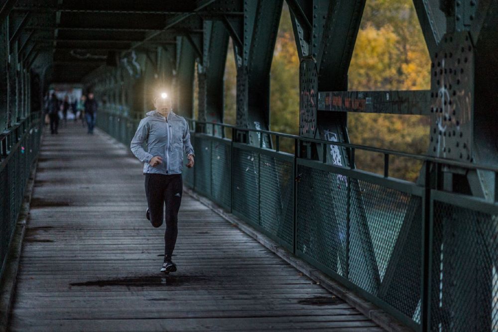 Produktbild Ledlenser Stirnleuchte NEO1R Laufsport Stirnlampe neongelb bild 3