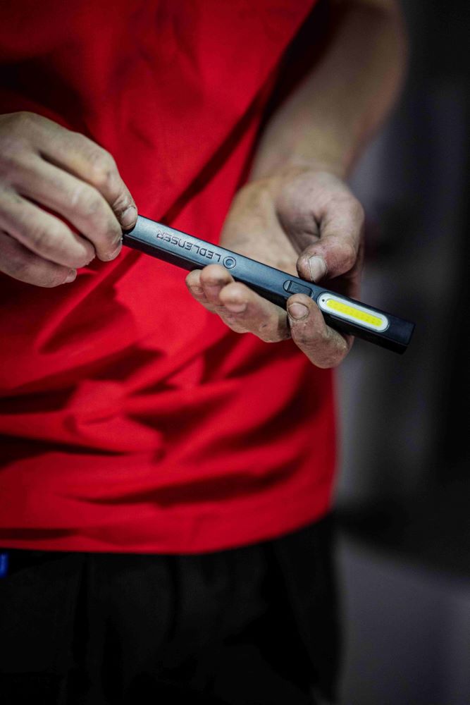 Produktbild Ledlenser Arbeitsleuchte W2R Work Akku Stiftleuchte Handleuchte 220 Lumen bild 6