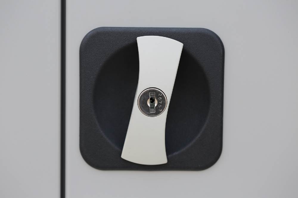 Produktbild Lüllmann Flügeltürenschrank mit 1 Fachboden 750 x 800 x 383 mm in signalweiß bild 4