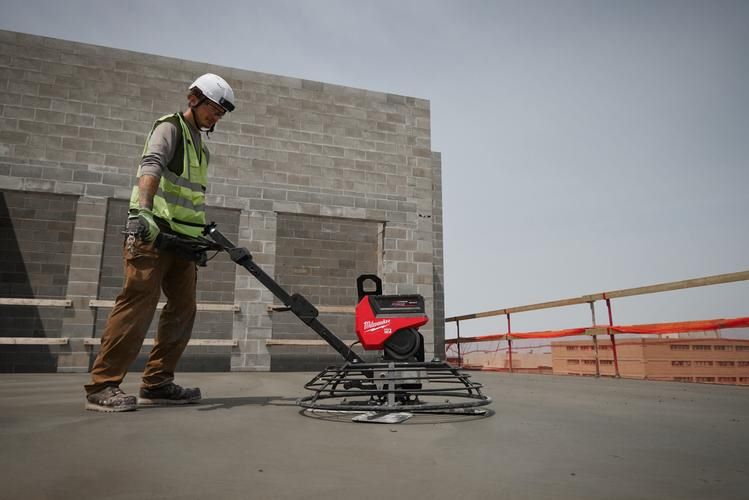 Produktbild Milwaukee MXFWBT90-122 MX FUEL Akku Flügelglätter 900 mm bis zu 130 U/min