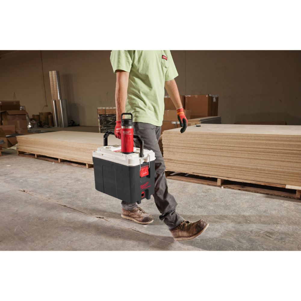 Produktbild Milwaukee Elektrowerkzeuge PACKOUT Thermosflasche 700 ml mit Schraubdeckel rot bild 3