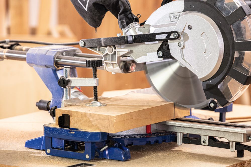 Produktbild Scheppach Kapp-Zug-Gehrungssäge HM216SPX inklusive 2 Sägeblatter bild 4