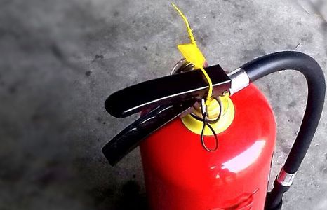 Produktbild arbeitskleidung schutz betrieblicher arbeitsschutz feuerloescher teaser