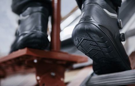 Produktbild arbeitskleidung schutz fussschutz dachdeckerschuhe teaser