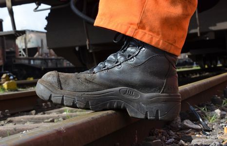 Produktbild arbeitskleidung schutz fussschutz teaser