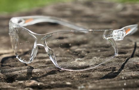 Produktbild arbeitskleidung schutz kopfschutz augenschutz teaser