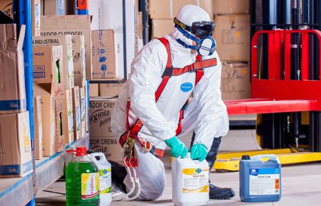 Produktbild arbeitskleidung schutz spezielle schutzkleidung teaser