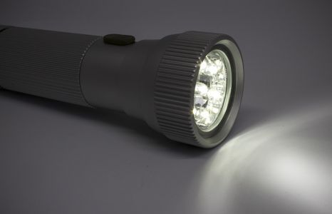 Produktbild beleuchtung taschenlampen kopflampen teaser