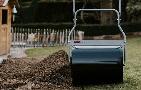 Produktbild garten garten handwerkzeug gartenwalze streuwagen teaser