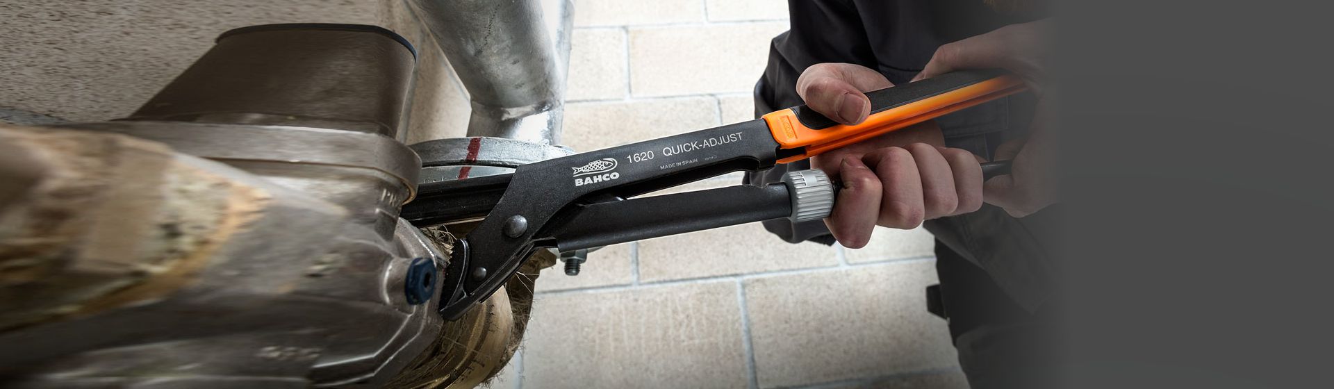 Bahco Rohrzange in Aktion bild