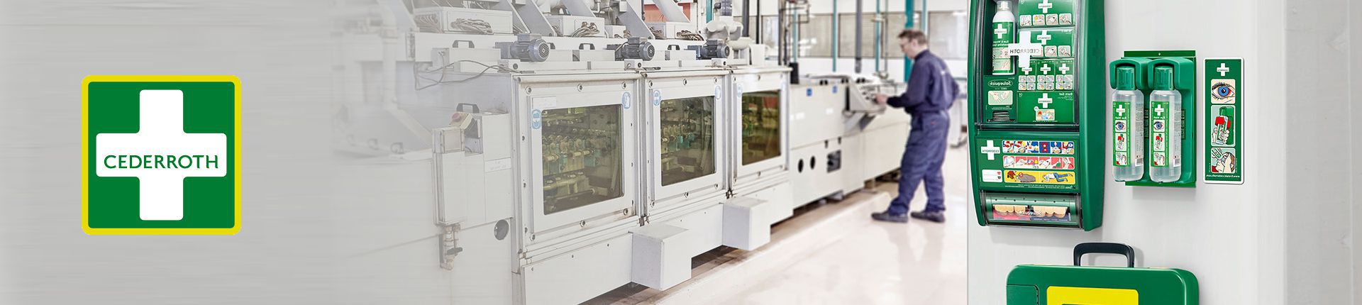 Bild Cederoth Erste Hilfe Produkte montiert an einer Wand in der Produktion eines Unternehmens