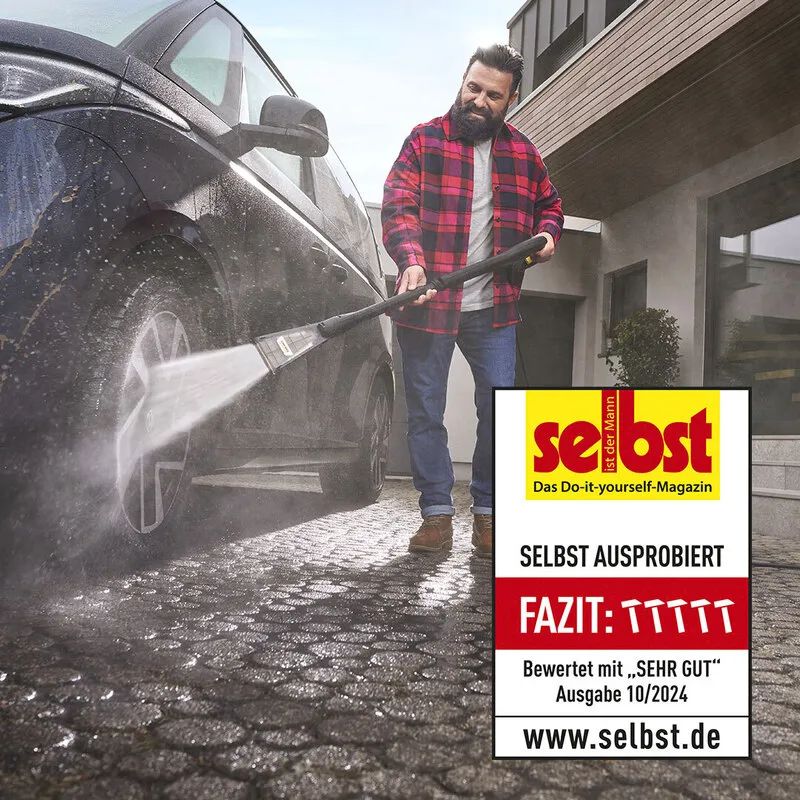 Ein Mann reinigt mit dem Kärcher Eco Booster die Felgen eines Autos bild 3