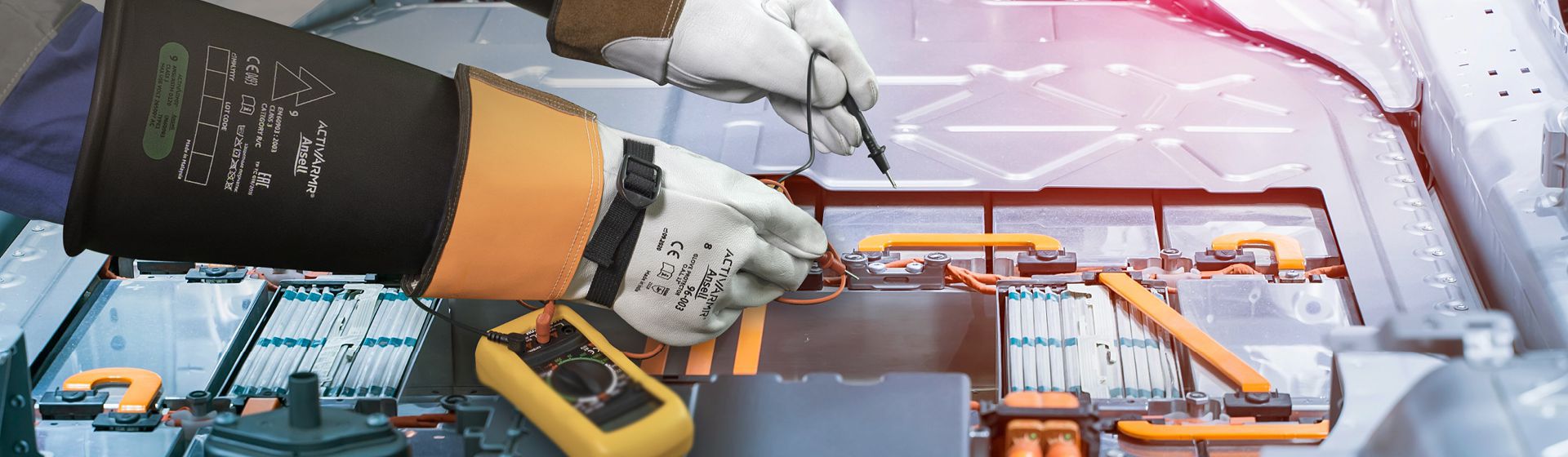 Ansell Hitzeschutzhandschuhe in Aktion bild