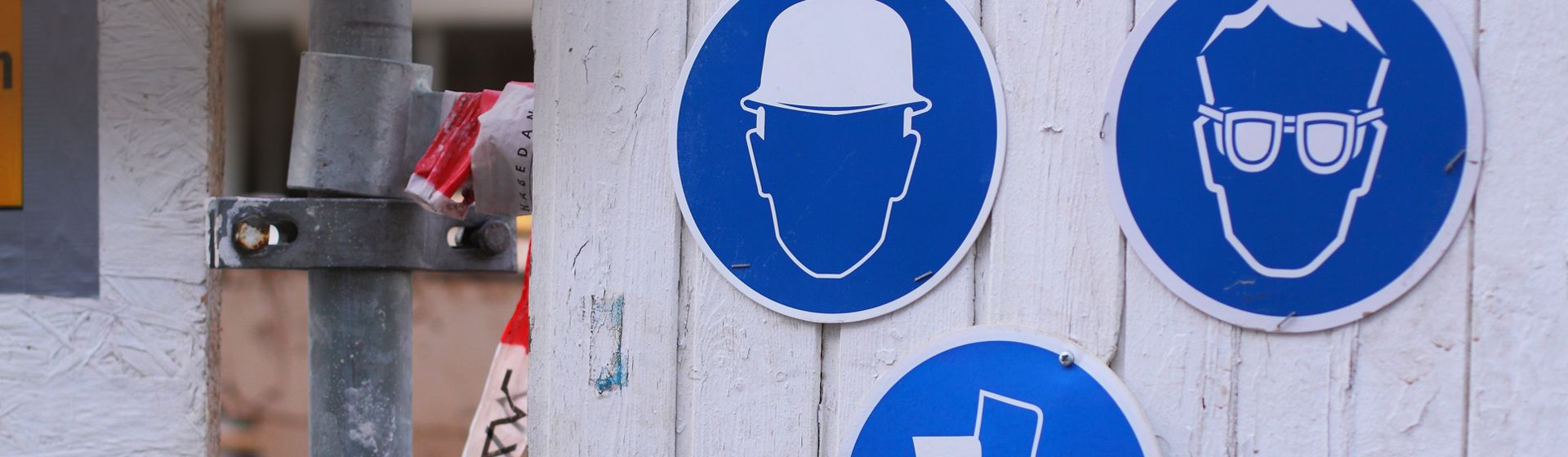 Warnschilder für den betrieblichen Arbeitsschutz bild