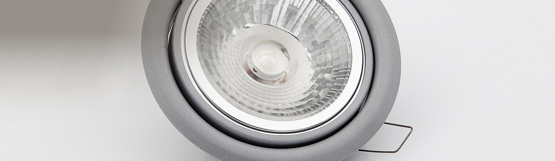 Silberfarbene LED Einbauleuchte bild