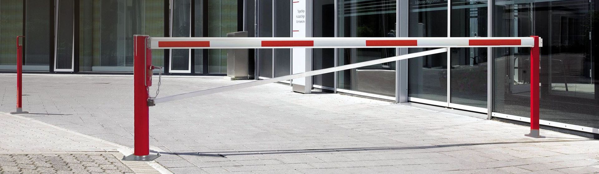 Rot-weiße Wegeschranke von Mannus bild