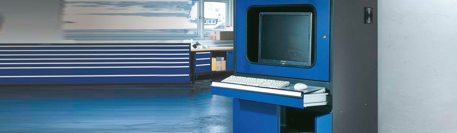 C + P Computerschrank in Nahaufnahme bild