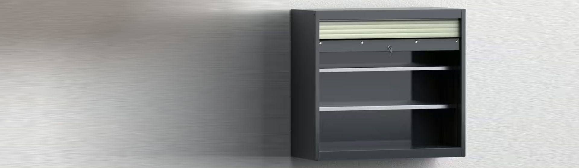 Dunkelgrauer Hängeschrank von KLW an einer Wand montiert bild