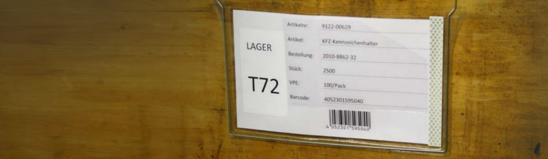 Eichner Türschild in Nahaufnahme bild