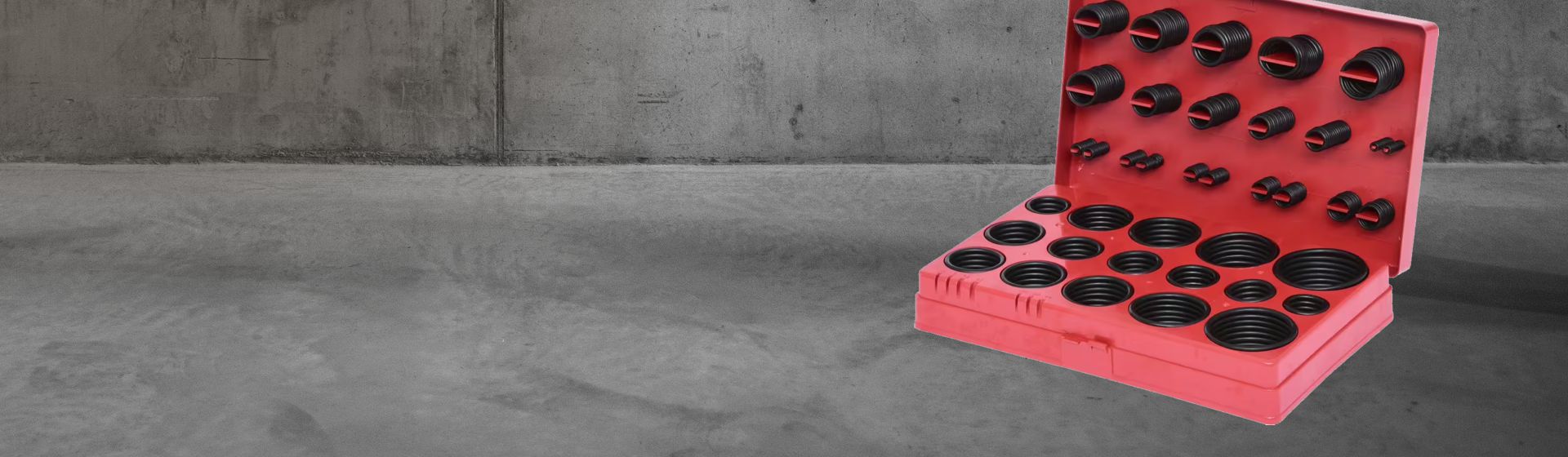 Roter Sortimentskasten von KS Tools bestückt mit schwarzen Ringen bild