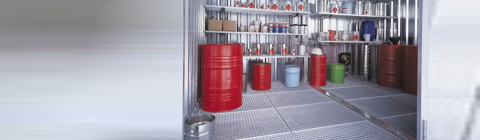 Blick in ein Sicherheitslagerhaus von Lacont bild