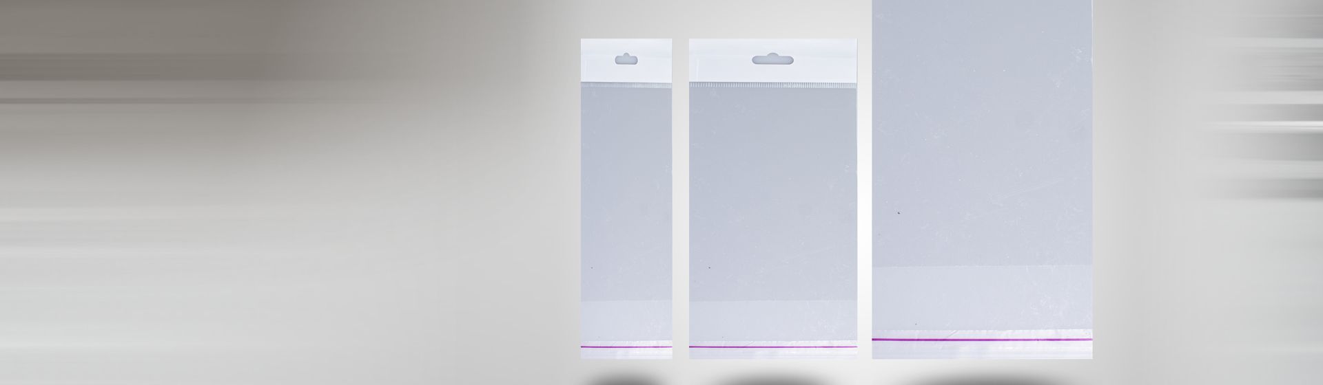 Drei PE-Druckverschlussbeutel vor grauem Hintergrund bild