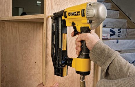 Produktbild kategorie elektrowerkzeuge maschinen druckluftwerkzeuge zubehoer nagler teaser