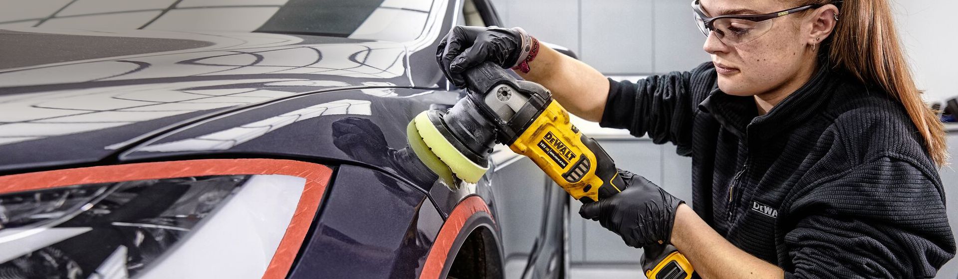 Dewalt Poliermaschine in Aktion bild