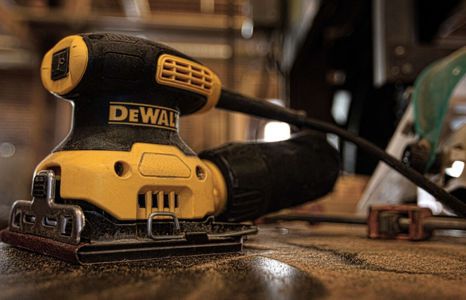 Produktbild kategorie elektrowerkzeuge maschinen flex schleif poliermaschinen vibrationsschleifer teaser