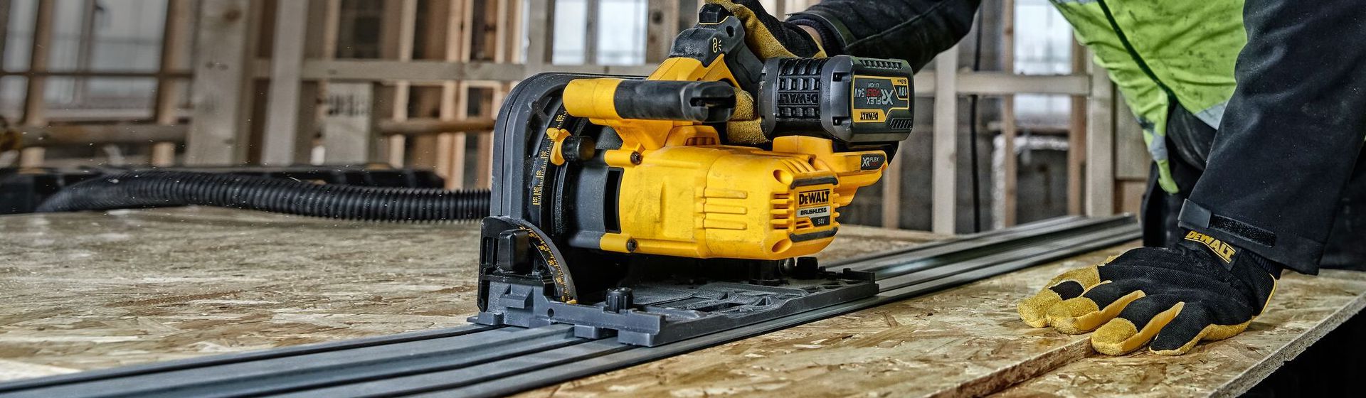 Dewalt Tauchsäge in Aktion bild