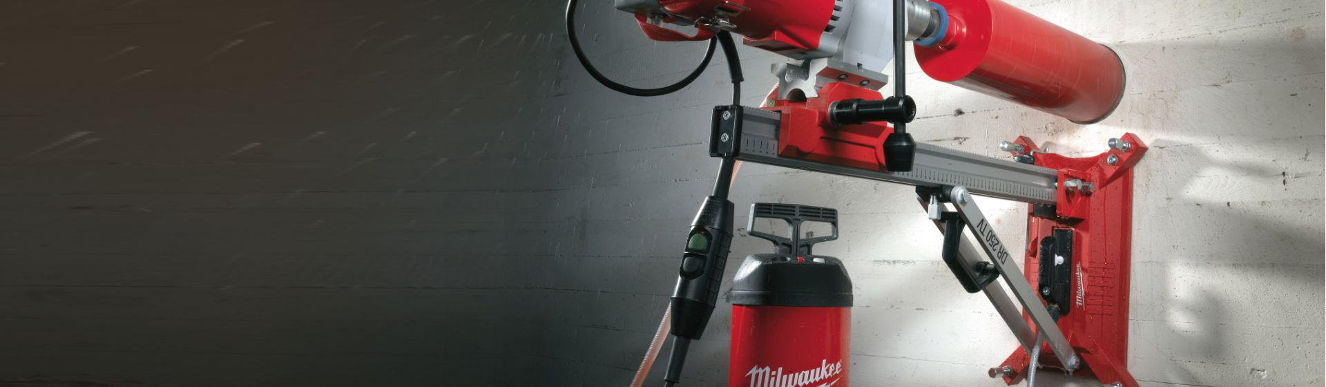 Kernbohrständer Milwaukee DR 250 TV im Einsatz bild