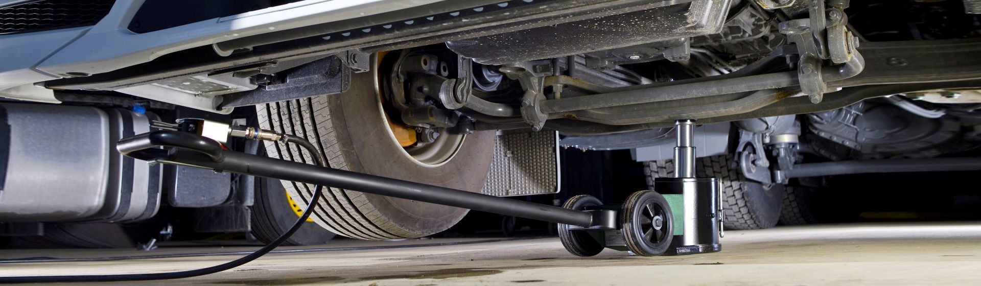 Compac Wagenheber im Einsatz bild