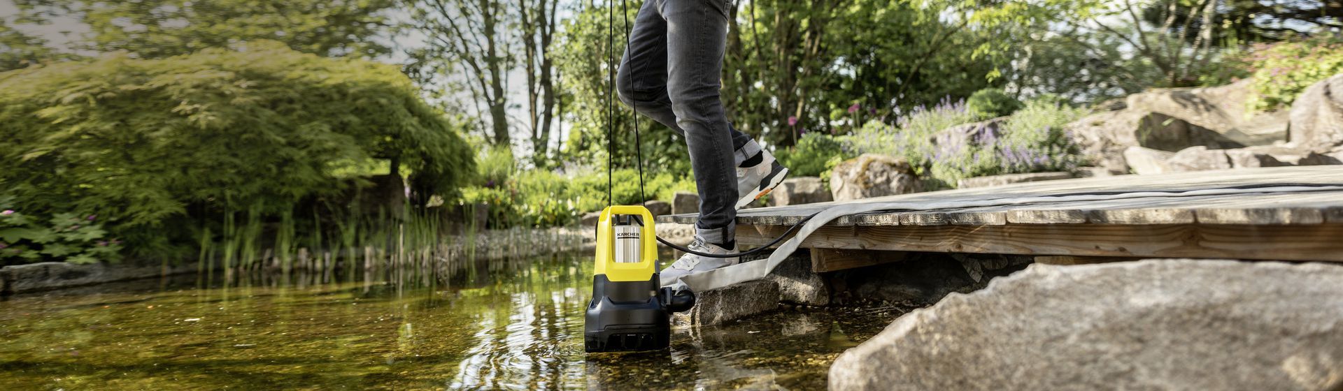 Kärcher Gartenpumpe in einem Teich bild
