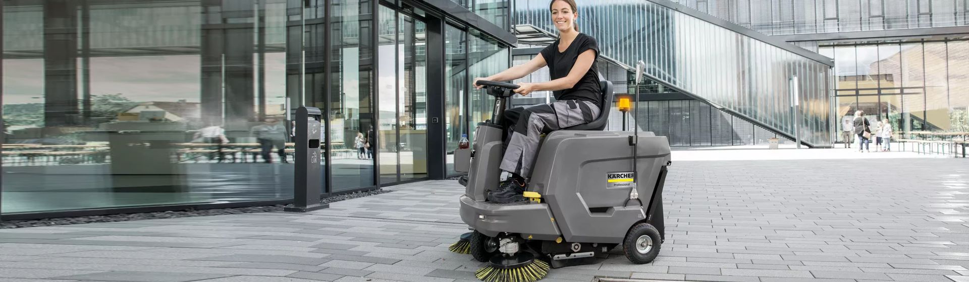 Kärcher Professional Aufsitz-Kehrmaschine bild