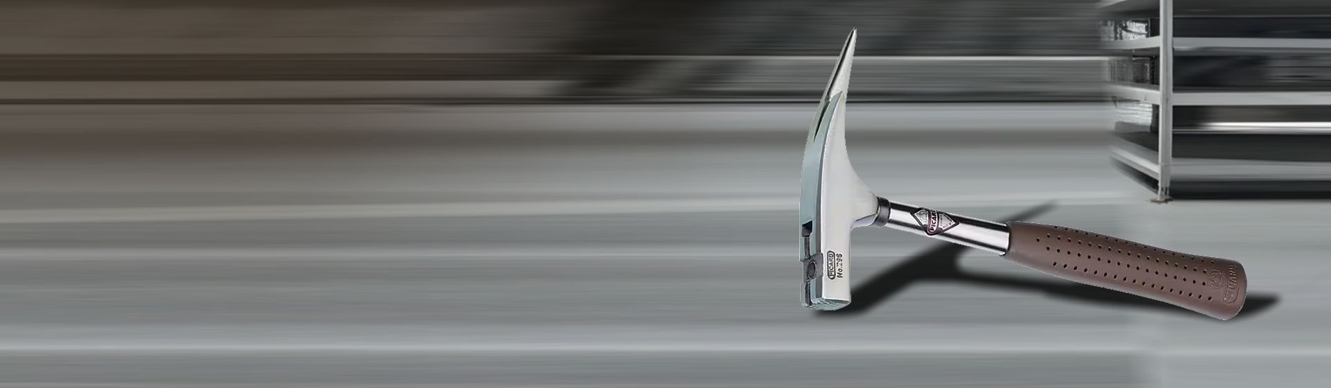 Picard Latthammer mit braunem Griff bild